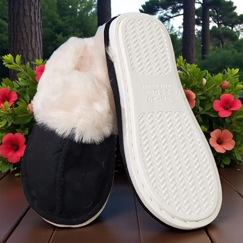 Black House Slippers